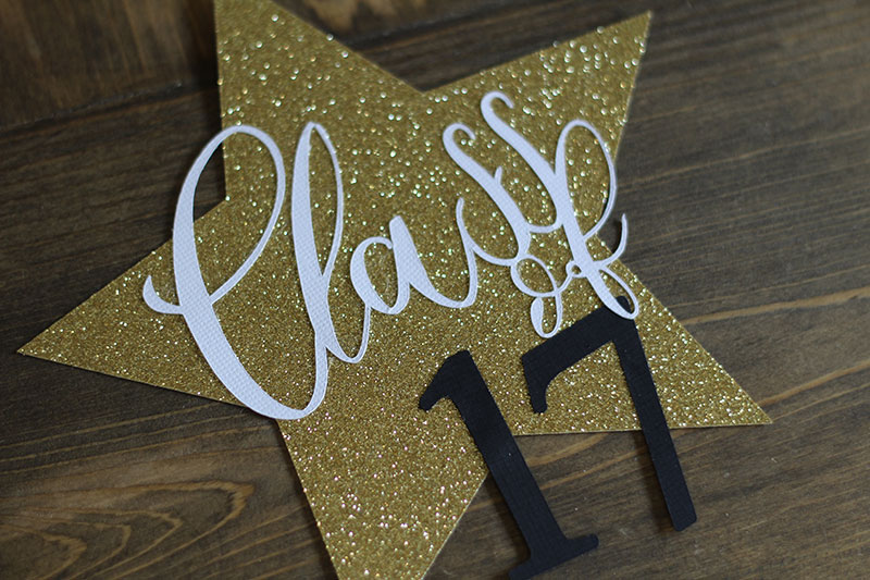 Celebrate Your Senior With this Cupcake Topper | Cricut