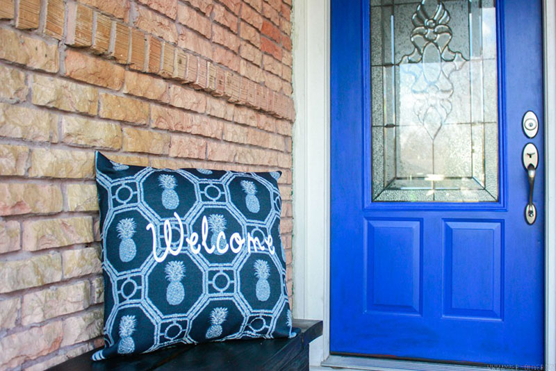 Outfit Your Home With These Cute Projects Outdoor pillow