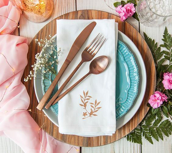 Cuttable Wedding Ideas For The Ultimate DIY Bride Stencil napkins
