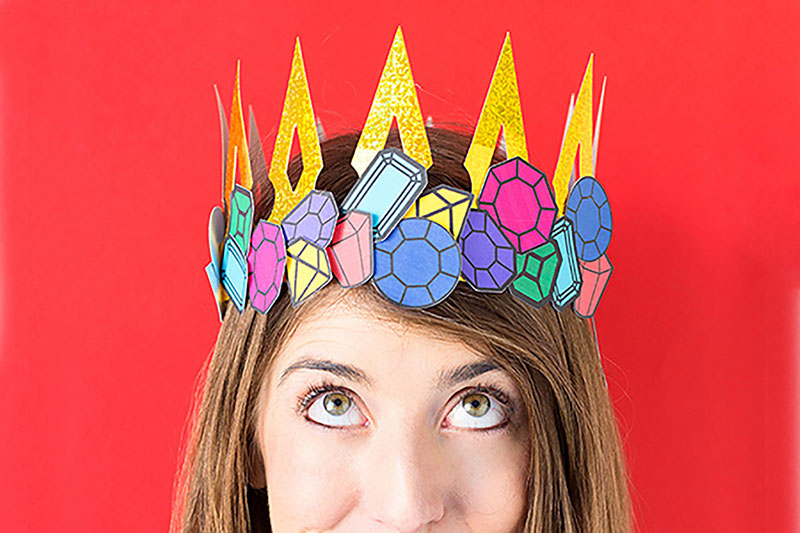 Make this fun paper crown with your Cricut