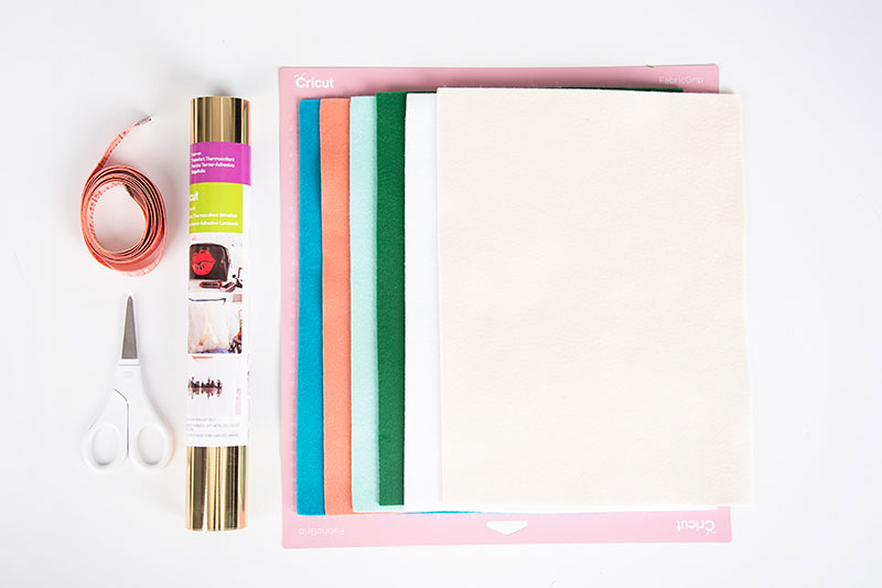 Here’s What You Need to Get Started: Materials you need to make your own felt luggage tags