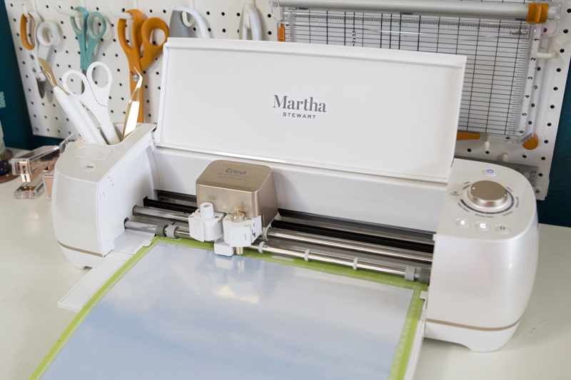 2: Cut the Iron-on DIY Fabric Iron-on Banners