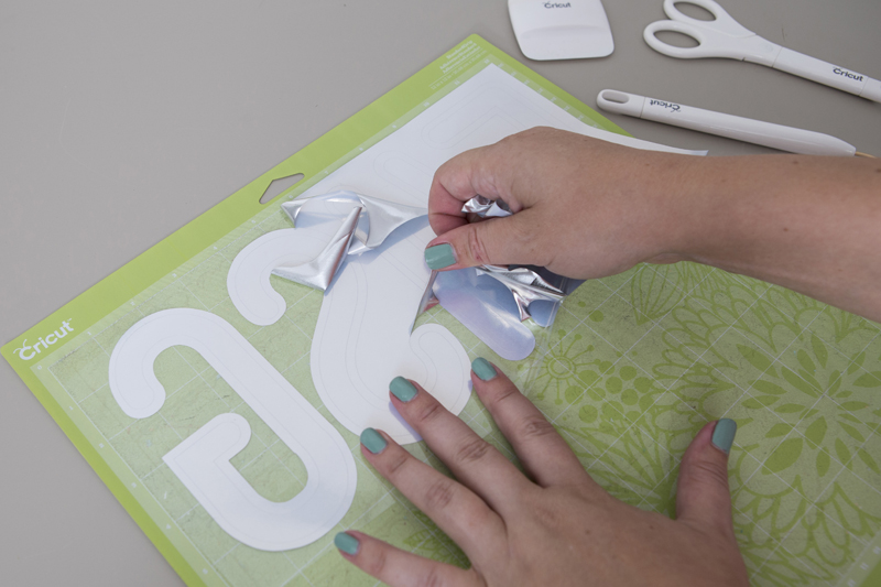 3: Weed and Separate DIY Fabric Iron-on Banners