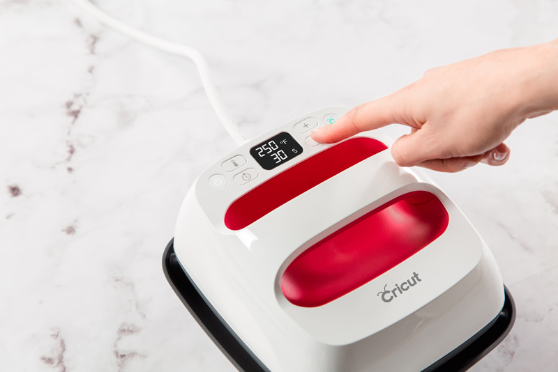 Cricut Gift Guide: 14 Perfect Gifts for Quilters Holiday Gift Guide for Quilters