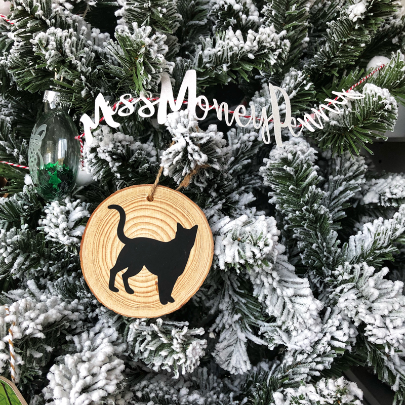 8 Weeks to DIY Holiday Décor: Week 3 – A Custom Holiday Tree 8 Weeks to DIY Holiday Décor: Week 3 – A Custom Holiday Tree