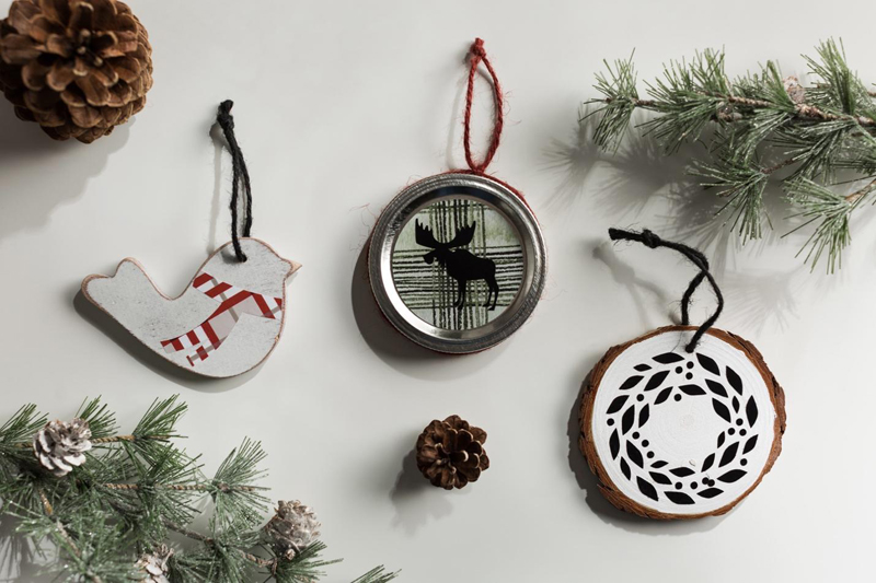 Deck The Halls And Living Room This Holiday Season Cricut