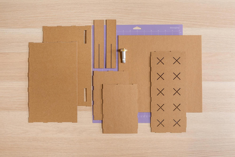 Materials: DIY vinyl organizer, iron-on organizer