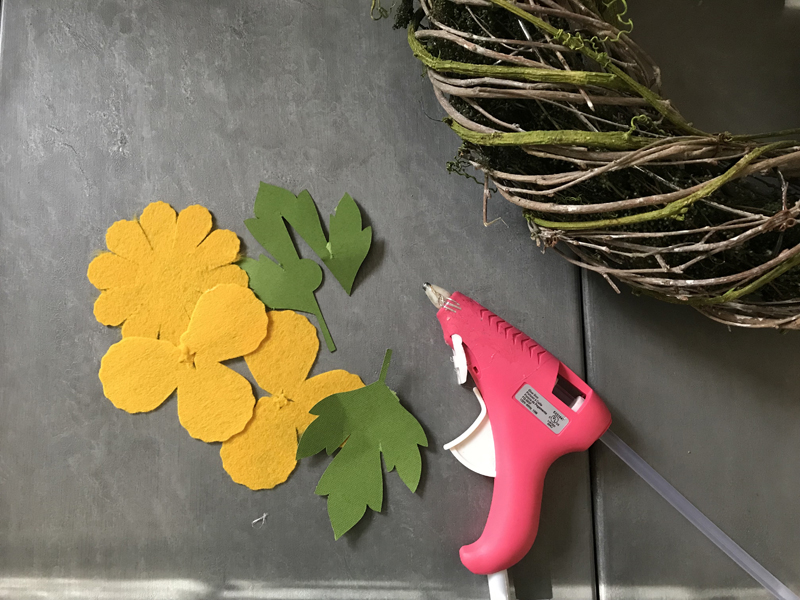 3. Assemble the Flowers DIY Spring Wreath with Felt Flowers