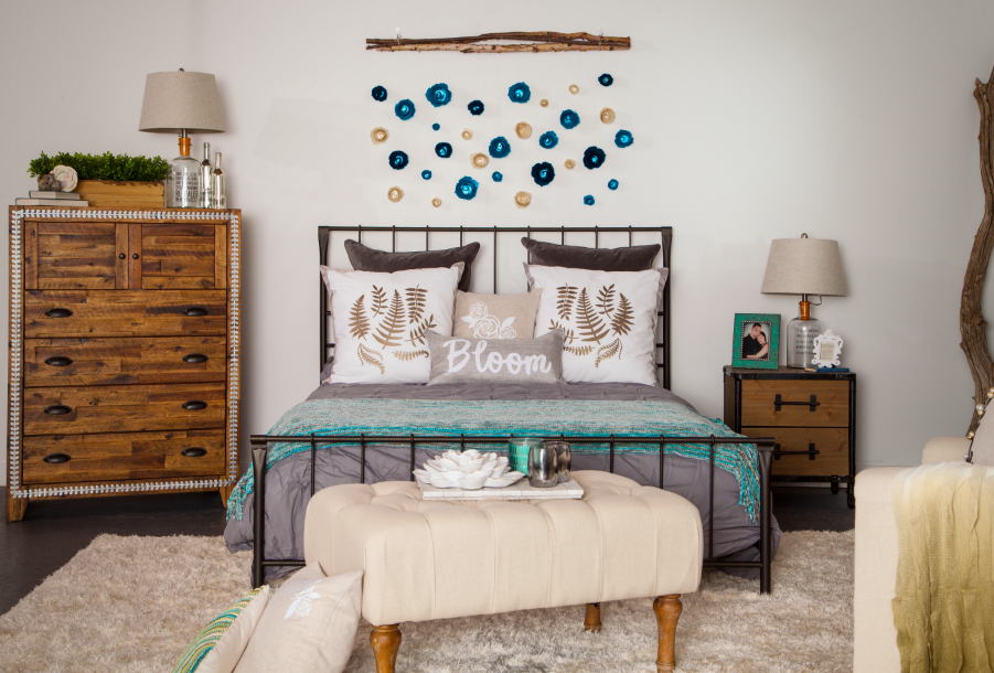 Pro Tips On Faux Leather + Adhesive Foil Home Decor Room Image